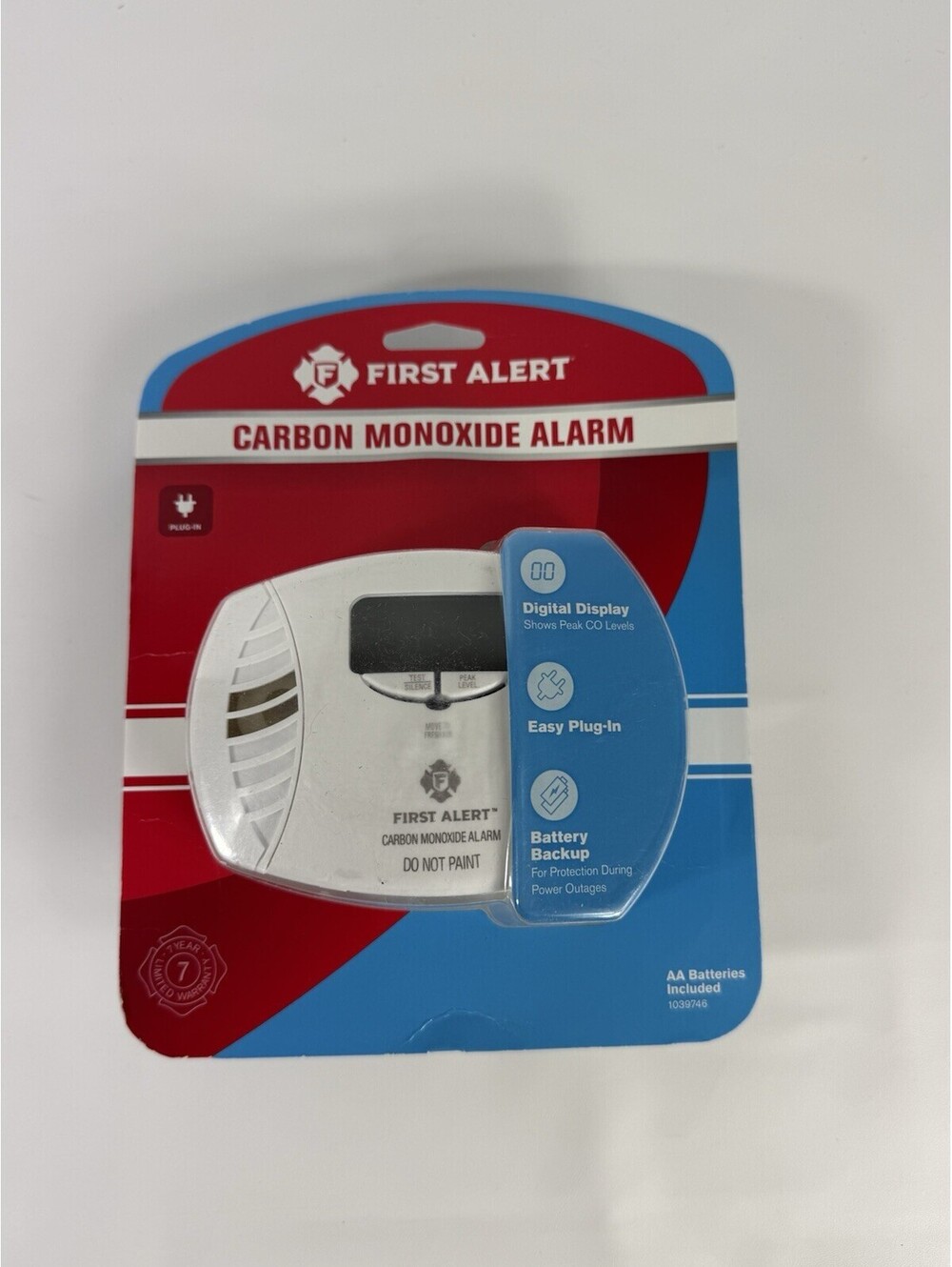 First Alert Carbon Monoxide Gas Safety Alarm Digital Plug In & Battery Backup